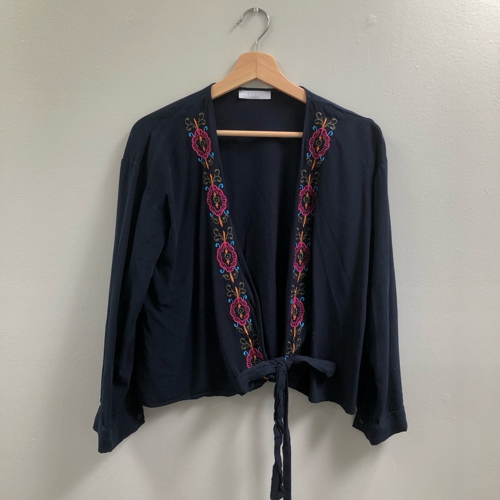 MILAN KISS tie crop top
